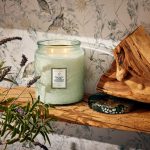 VOLUSPA, French Cade Levander, Luxe Candle, 140H, 1.2kg - Image 3